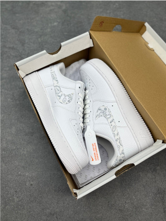 Les baskets Nike Air Force 1 combinent style et performance, offrant une expérience exceptionnelle.pas cher. Le moins cher.