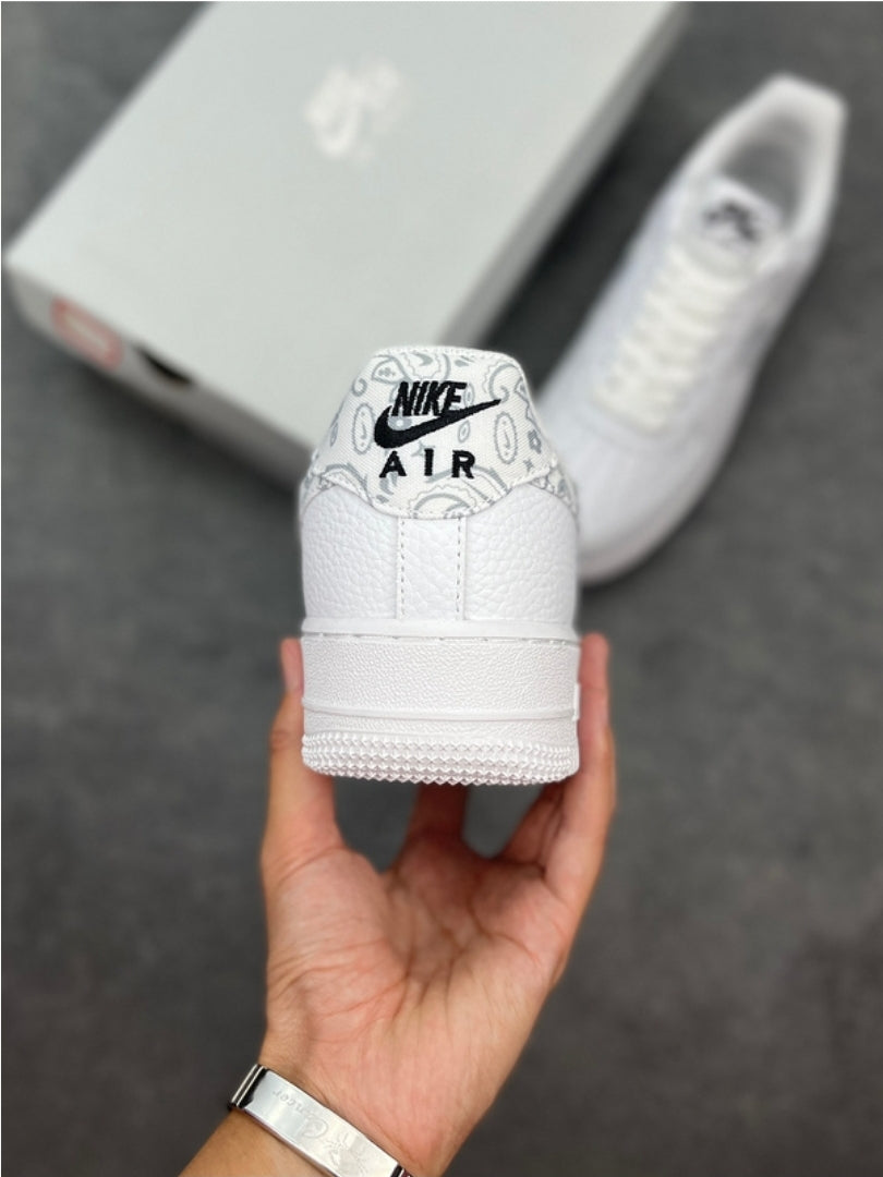 Les baskets Nike Air Force 1 combinent style et performance, offrant une expérience exceptionnelle.pas cher. Le moins cher.