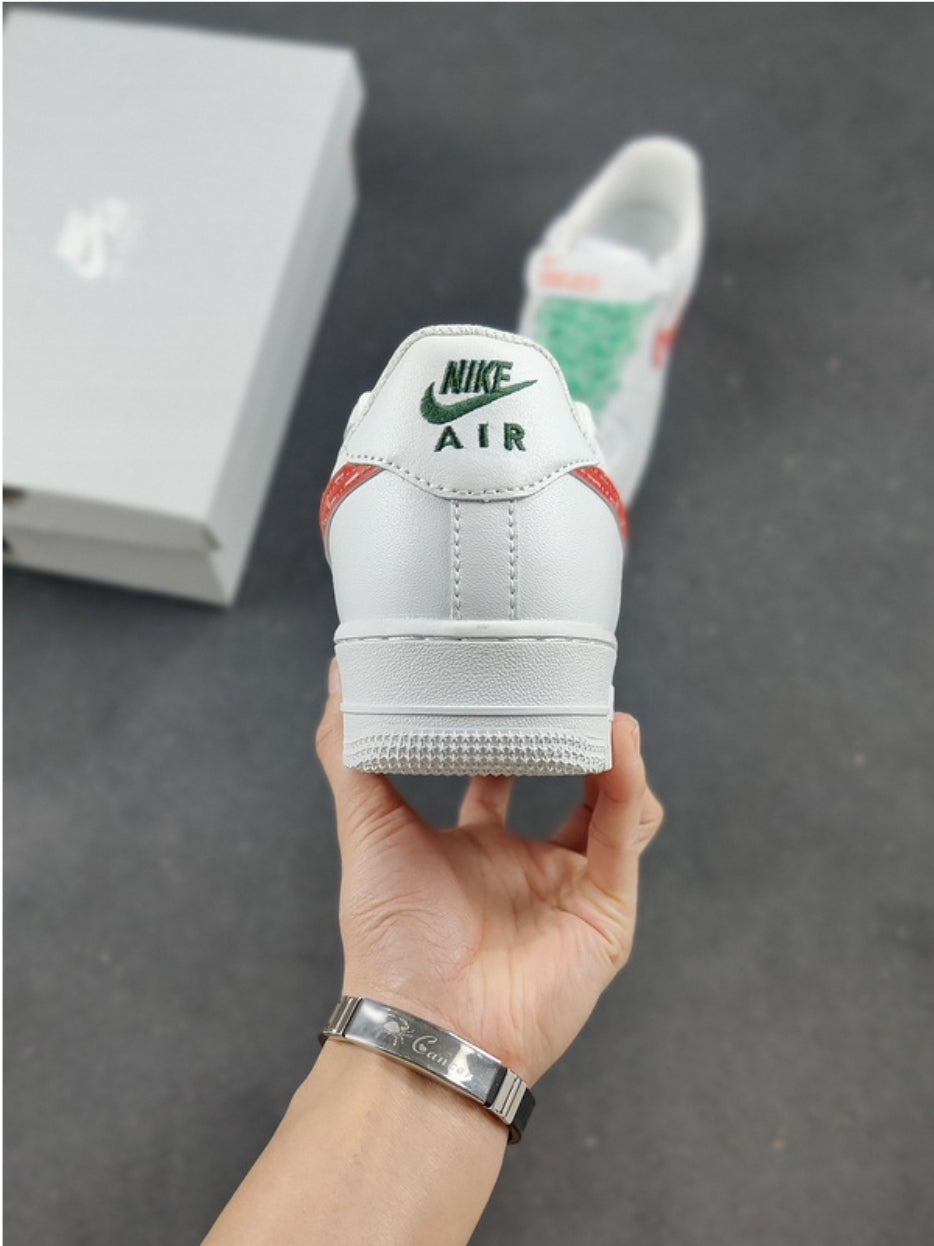 Les baskets Nike Air Force 1 combinent style et performance, offrant une expérience exceptionnelle.pas cher. Le moins cher.