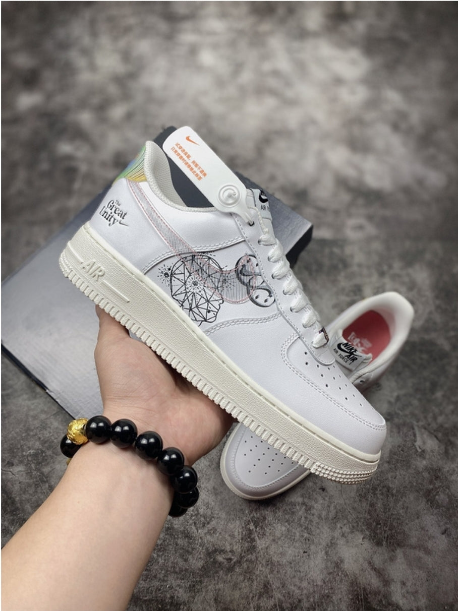 Les baskets Nike Air Force 1 combinent style et performance, offrant une expérience exceptionnelle.pas cher. Le moins cher.