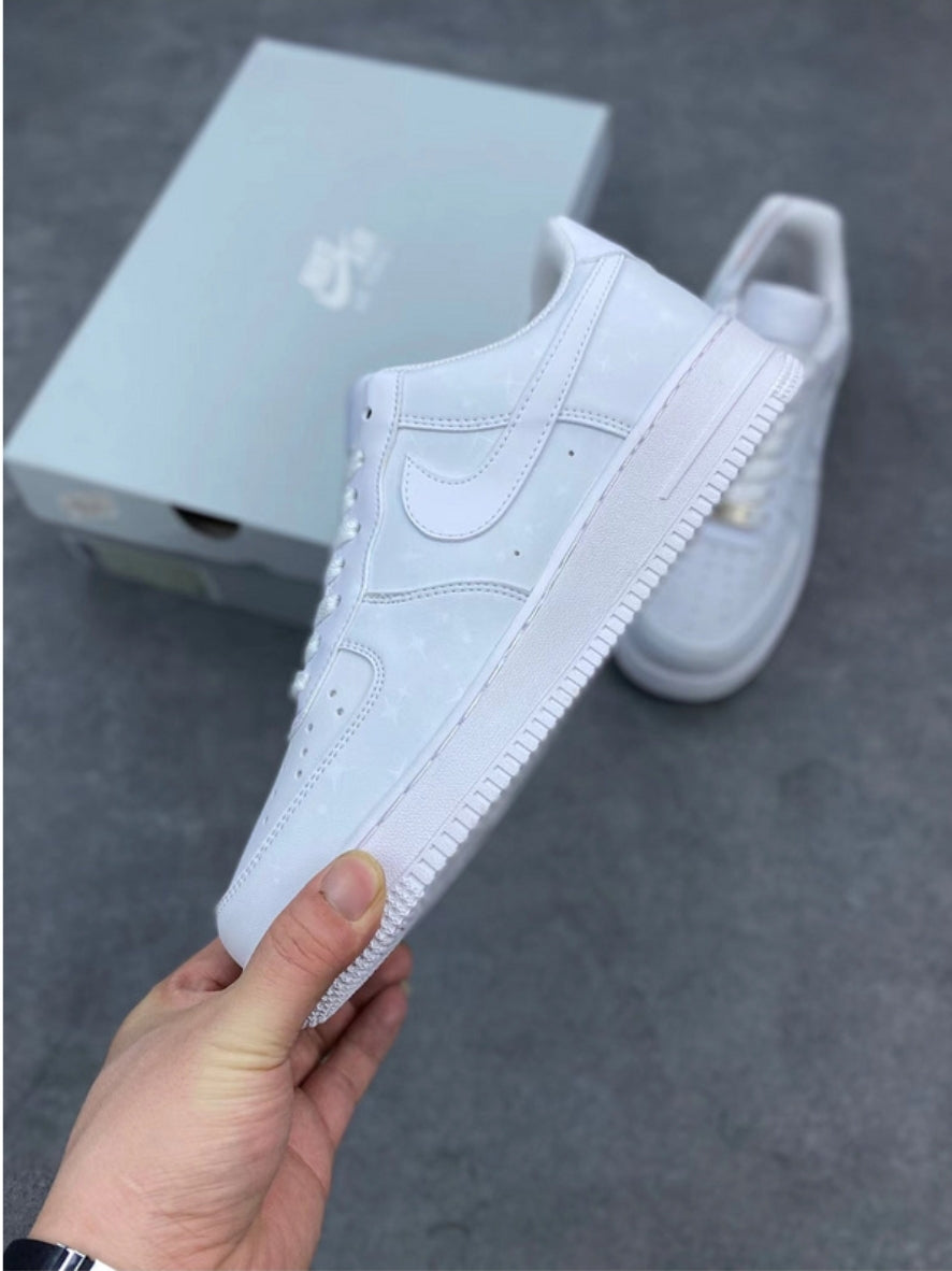 Les baskets Nike Air Force 1 combinent style et performance, offrant une expérience exceptionnelle.pas cher. Le moins cher.