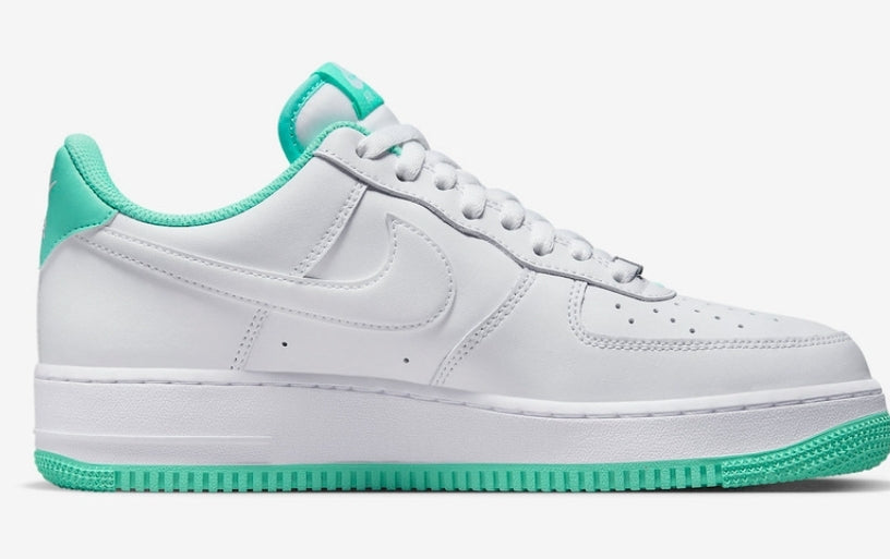 Les baskets Nike Air Force 1 combinent style et performance, offrant une expérience exceptionnelle.pas cher. Le moins cher.