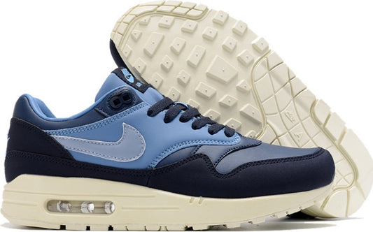 Les baskets Nike Air Max 1 sont iconiques pour leur style emblématique.retro incontournable pas cher. Le moins cher.exceptionnel 