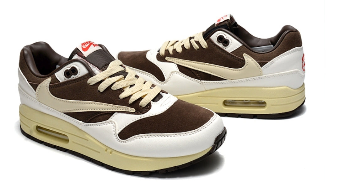 Les baskets Nike Air Max 1 sont iconiques pour leur style emblématique.retro incontournable pas cher. Le moins cher.exceptionnel 