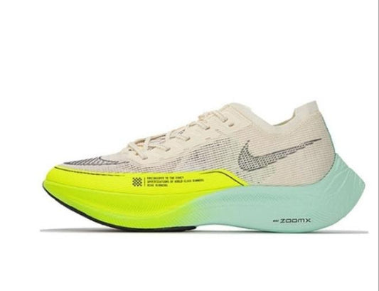 Les baskets Nike Air Zoom Femme se démarquent par leur design sportif et moderne, conçu pour maximiser les performances exceptionnelles 