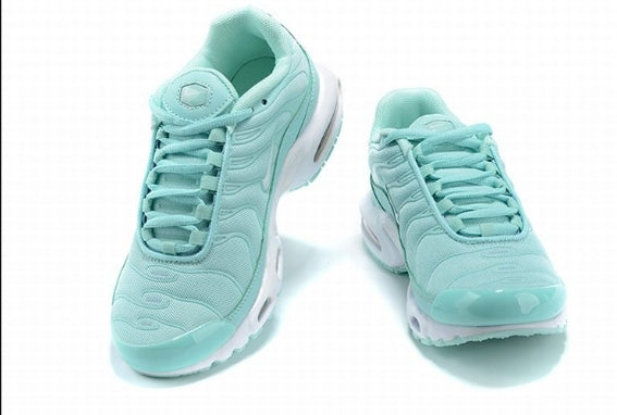 les baskets Nike TN Air Max Plus Femme sont un témoignage de l'engagement de Nike à combiner style et innovation. Exceptionnel 