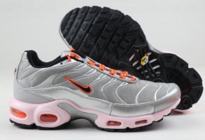 les baskets Nike TN Air Max Plus Femme sont un témoignage de l'engagement de Nike à combiner style et innovation. Exceptionnel 