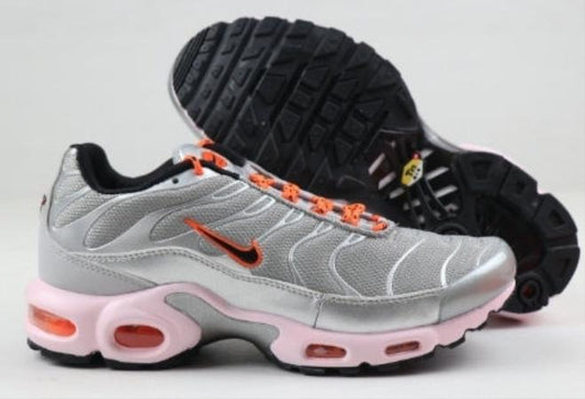 les baskets Nike TN Air Max Plus Femme sont un témoignage de l'engagement de Nike à combiner style et innovation. Exceptionnel 