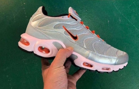 les baskets Nike TN Air Max Plus Femme sont un témoignage de l'engagement de Nike à combiner style et innovation. Exceptionnel 