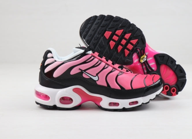 les baskets Nike TN Air Max Plus Femme sont un témoignage de l'engagement de Nike à combiner style et innovation. Exceptionnel 