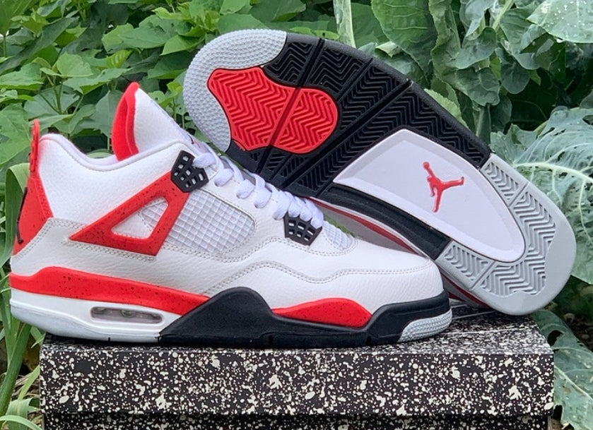 Les baskets Air Jordan 4 offrent un style iconique et une performance remarquable.

leur design distinctif pas cher. le moin cher. 