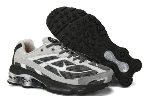 Les baskets Nike Shox Ride 2 Supreme X allient style audacieux et performance exceptionnelle. Pas cher. Le moins cher. Design sauvage