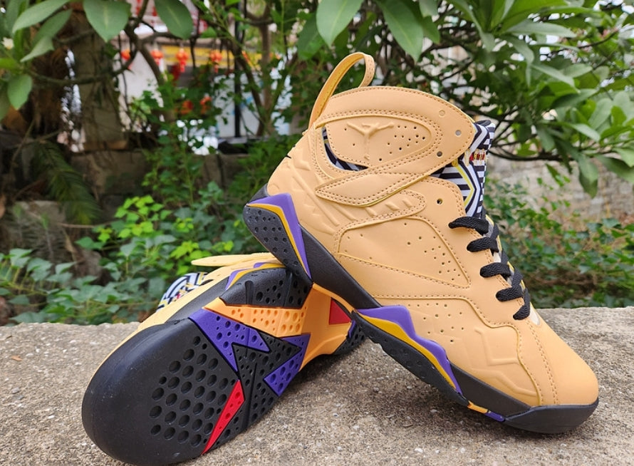 Les baskets Air Jordan 7 offrent un style iconique et une performance exceptionnelle.
  design emblématique   haute qualité. Au meilleur prix. Pas cher