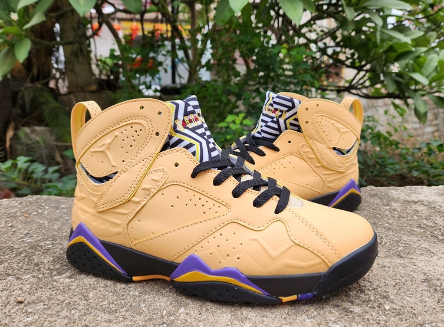 Les baskets Air Jordan 7 offrent un style iconique et une performance exceptionnelle.
  design emblématique   haute qualité. Au meilleur prix. Pas cher