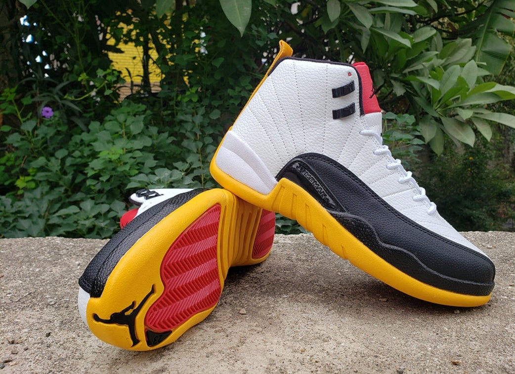 Les baskets Air Jordan 12 offrent un style iconique et une performance exceptionnelle.design distinctif.pas cher.moin Cher.