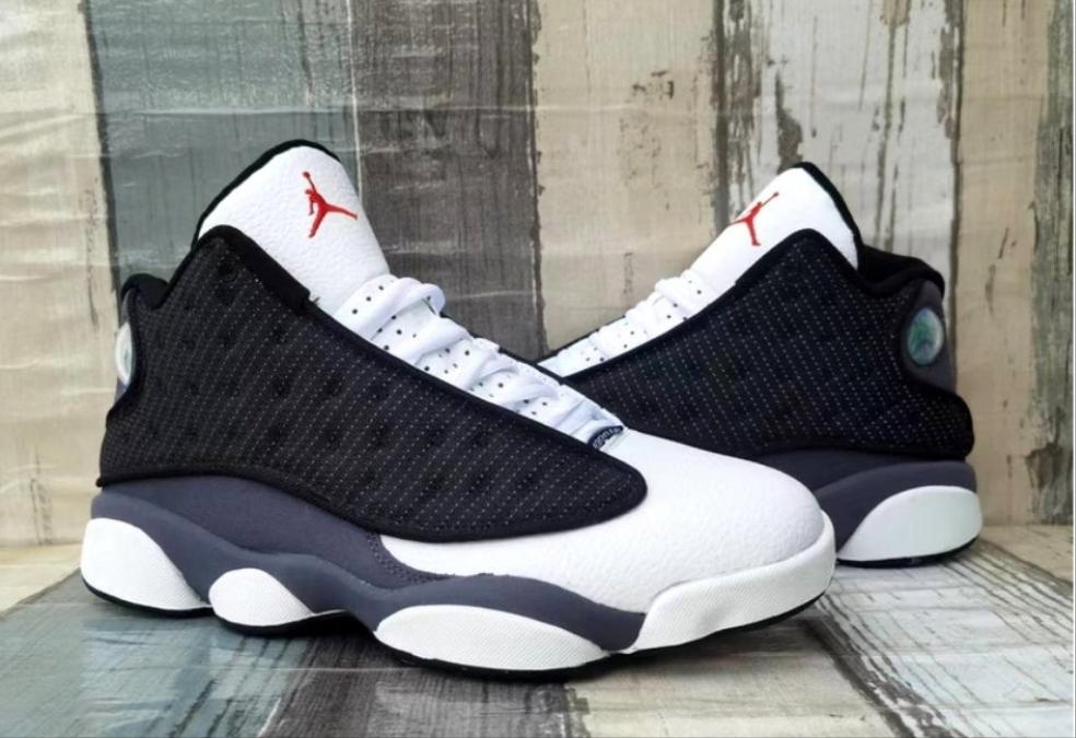 Les baskets Air Jordan 12 offrent un style iconique et une performance exceptionnelle.design distinctif.pas cher.moin Cher.