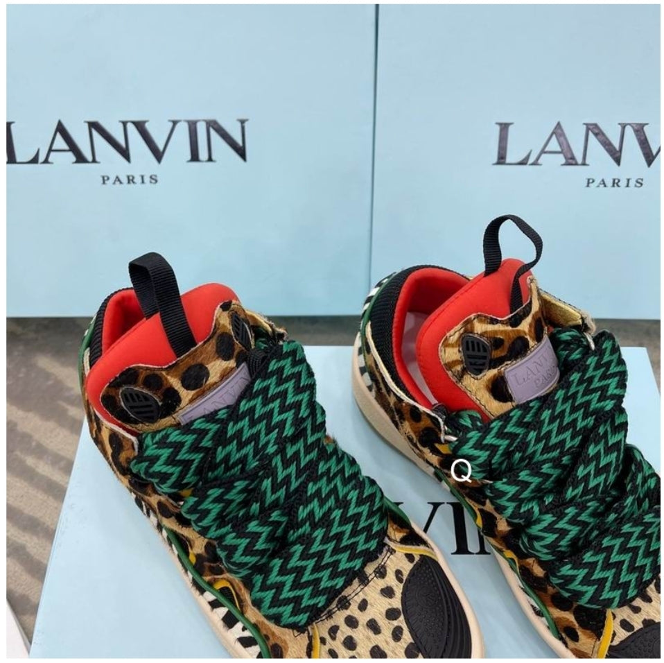Les baskets sneakers Lanvin incarnent un style emblématique et un luxe français.

leur design élégant. Pas cher. Le moins cher.