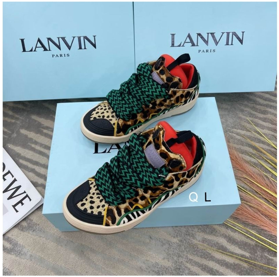 Les baskets sneakers Lanvin incarnent un style emblématique et un luxe français.

leur design élégant. Pas cher. Le moins cher.