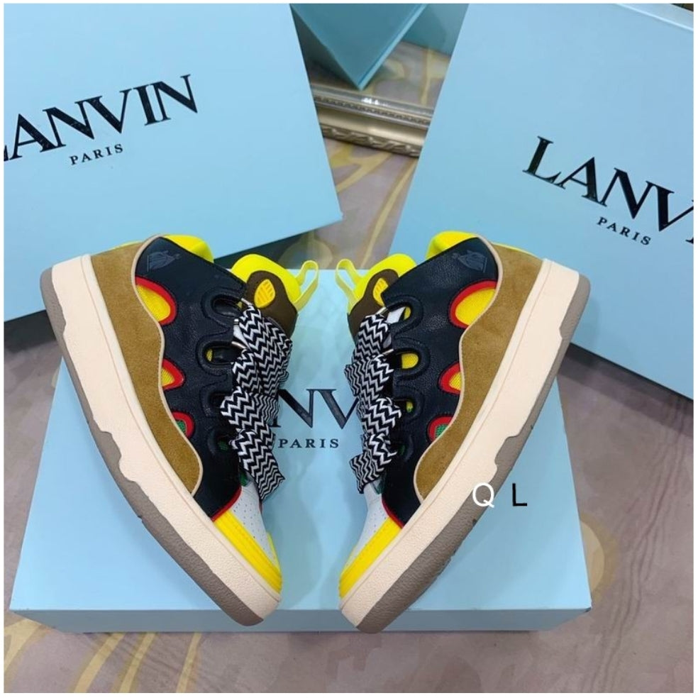 Les baskets sneakers Lanvin incarnent un style emblématique et un luxe français.

leur design élégant. Pas cher. Le moins cher.