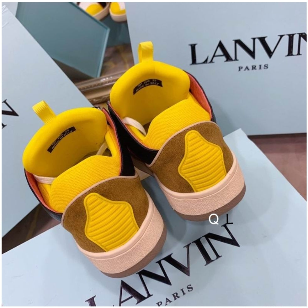 Les baskets sneakers Lanvin incarnent un style emblématique et un luxe français.

leur design élégant. Pas cher. Le moins cher.