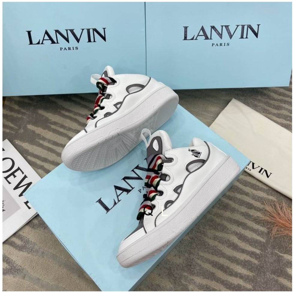  Les baskets sneakers Lanvin incarnent un style emblématique et un luxe français.

leur design élégant. Pas cher. Le moins cher.