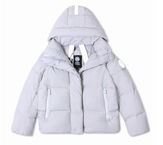 Résultat de l'évolution emblématique de la marque Canada G00se Femme, la Doudoune Canada G00se Femme est un témoignage de l'engagement de Canada G00se à combiner style,