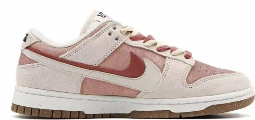 Les baskets Nike SB Dunk allient un style emblématique. design légendaire Pas cher.le moins cher .rétro incontournable exceptionnelle 