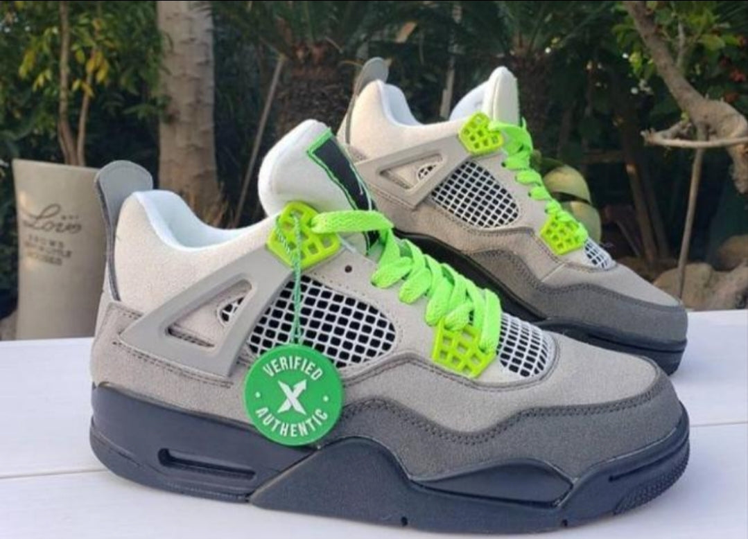  Les baskets Air Jordan 4 offrent un style iconique et une performance remarquable.

leur design distinctif pas cher. le moin cher. 