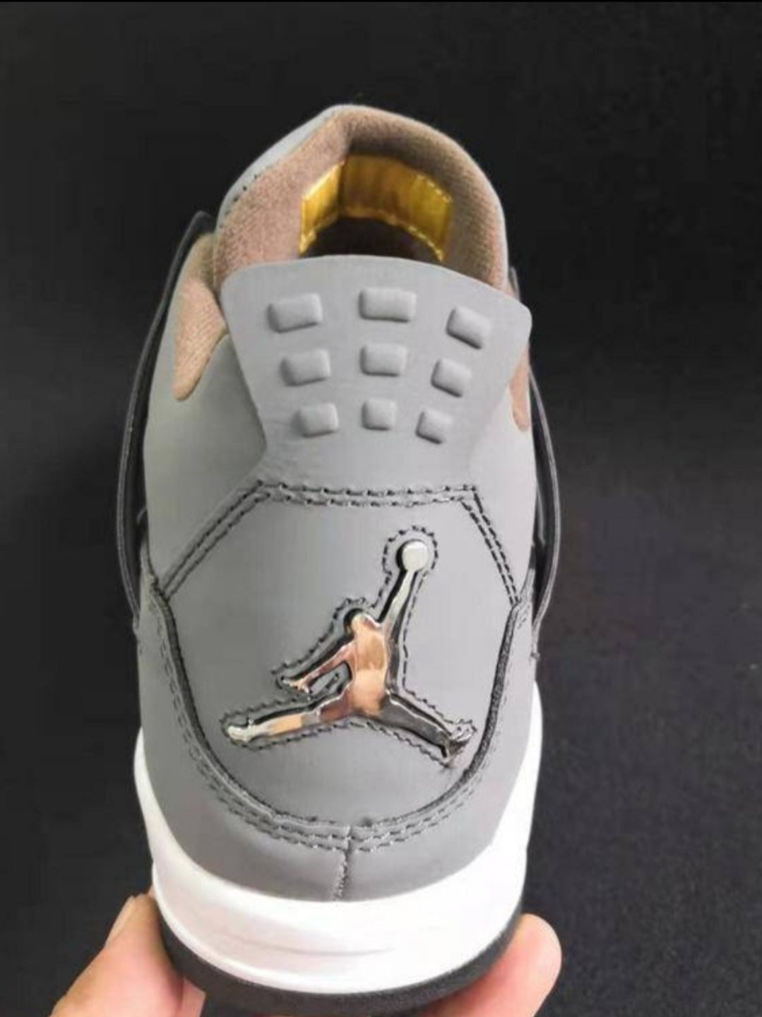 Les baskets Air Jordan 4 offrent un style légendaire et une performance exceptionnelle et unique.pas cher. le moins cher 