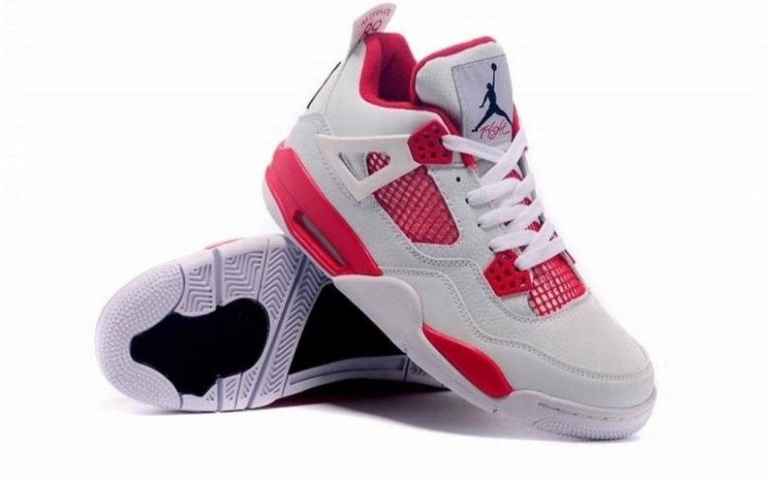  Les baskets Air Jordan 4 offrent un style iconique et une performance remarquable.

leur design distinctif pas cher. le moin cher. 