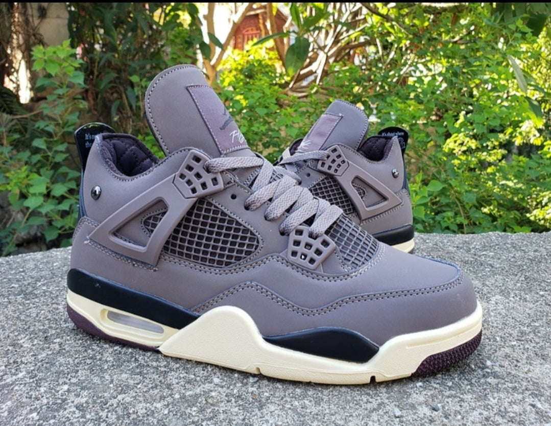  Les baskets Air Jordan 4 offrent un style iconique et une performance remarquable.

leur design distinctif pas cher. le moin cher. 