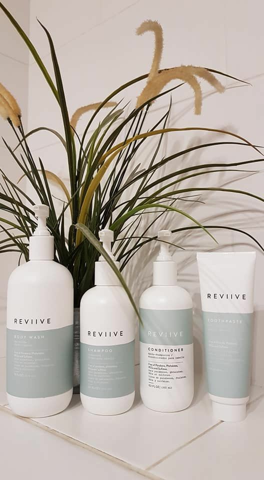 La gamme Reviive Ariix est spécialement formulée pour offrir des soins S.P.A. qui allient pureté, performance et bien-être au quotidien.